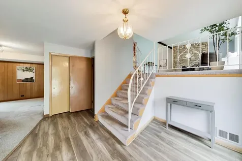 803 East Valley Lane Arlington Heights IL 60004