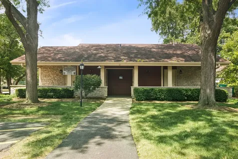 1160 Northbury Lane Wheeling IL 60090