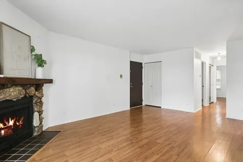 1160 Northbury Lane Wheeling IL 60090