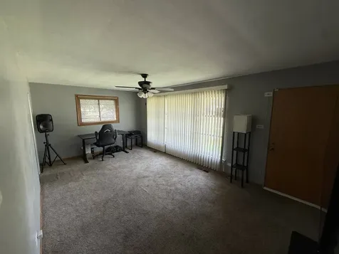 17057 Park Avenue Lansing IL 60438