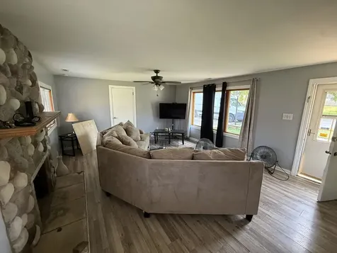 17057 Park Avenue Lansing IL 60438