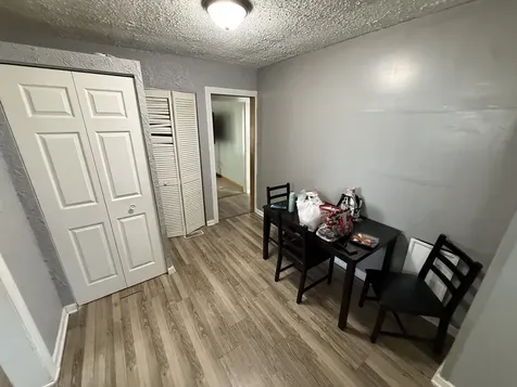 17057 Park Avenue Lansing IL 60438
