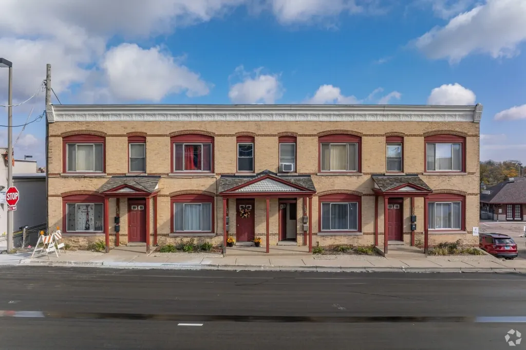 130 Washington Street Woodstock IL 60098