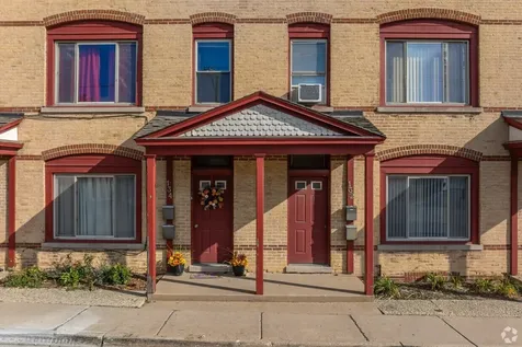 130 Washington Street Woodstock IL 60098