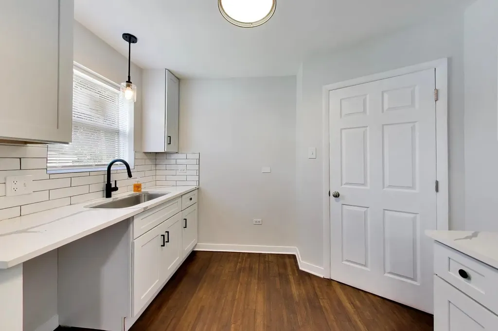 2504 East 96th Street Chicago IL 60617