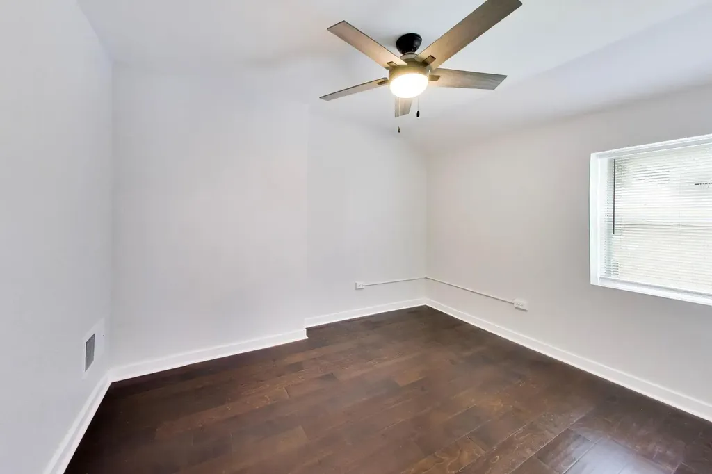 2504 East 96th Street Chicago IL 60617