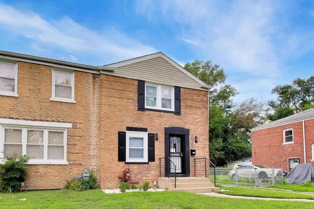 2504 East 96th Street Chicago IL 60617