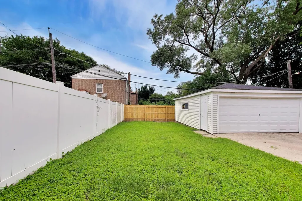 2504 East 96th Street Chicago IL 60617