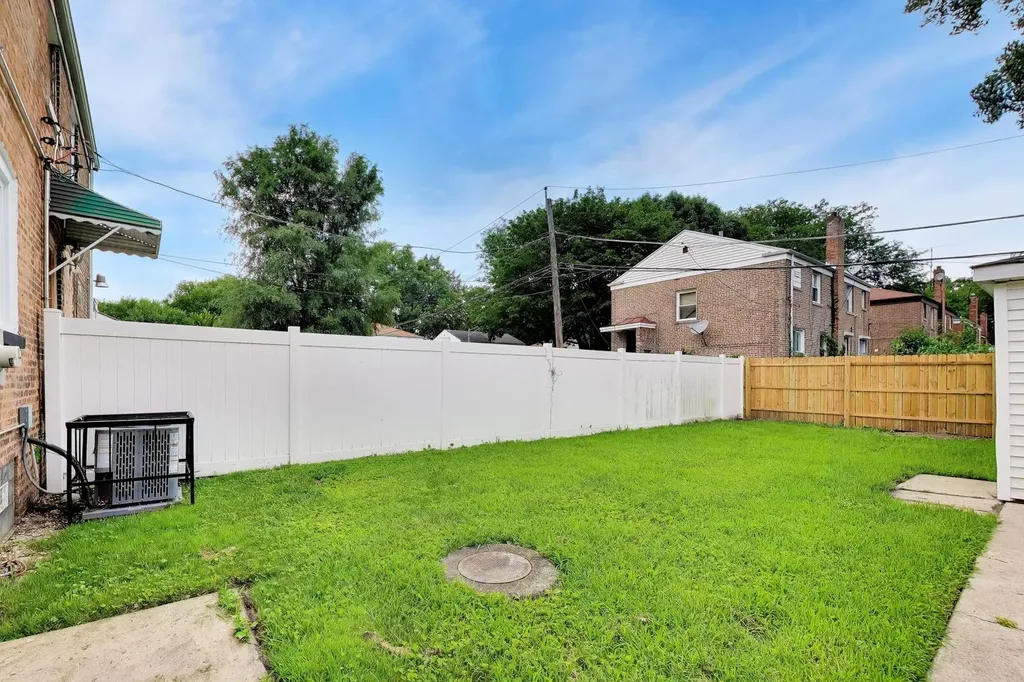 2504 East 96th Street Chicago IL 60617