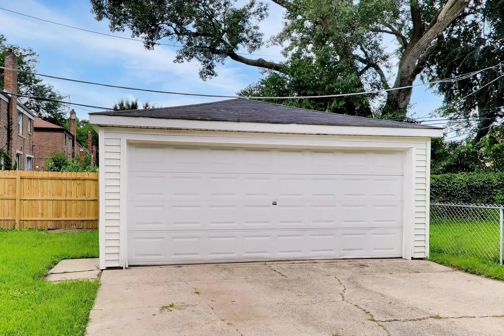 2504 East 96th Street Chicago IL 60617