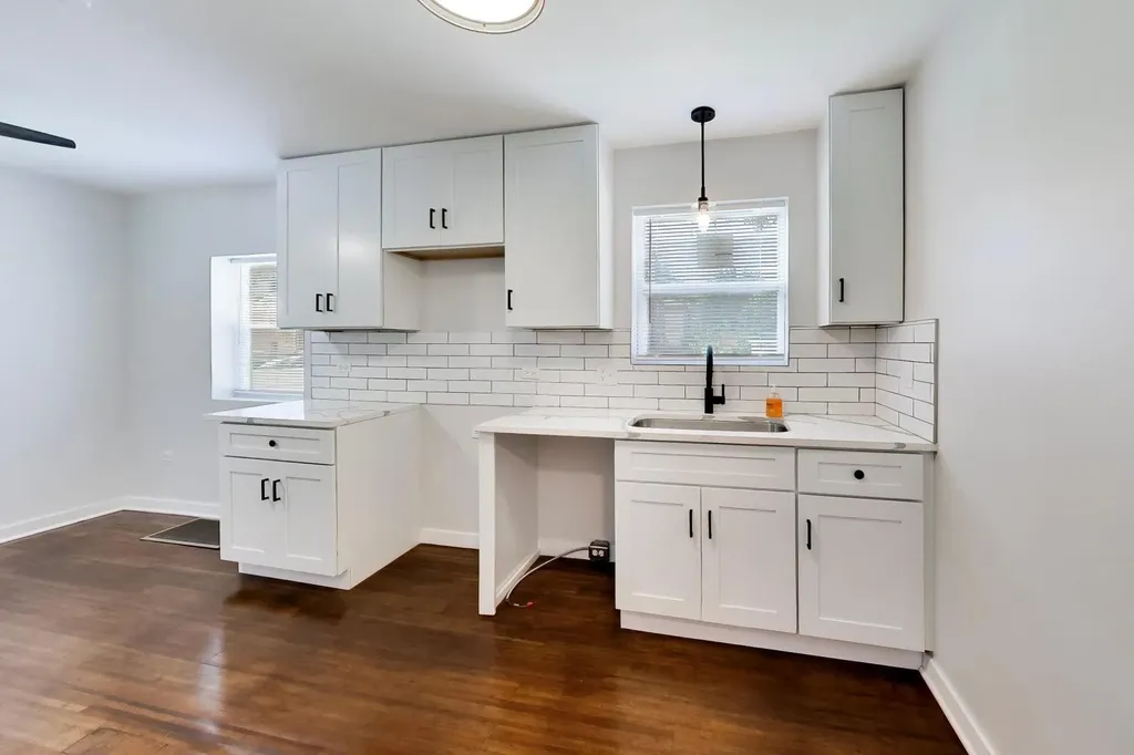 2504 East 96th Street Chicago IL 60617