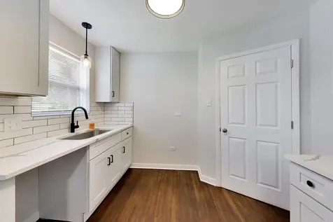 2504 East 96th Street Chicago IL 60617