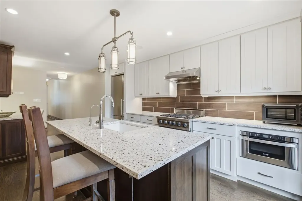 319 West Webster Avenue Chicago IL 60614