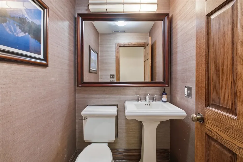 319 West Webster Avenue Chicago IL 60614