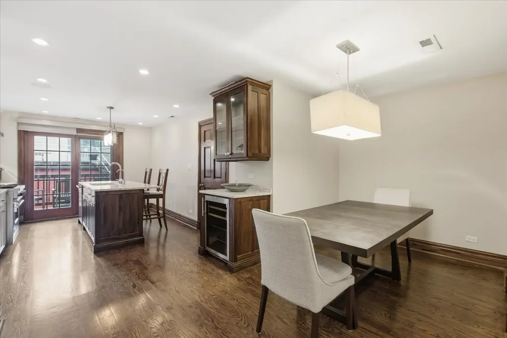 319 West Webster Avenue Chicago IL 60614