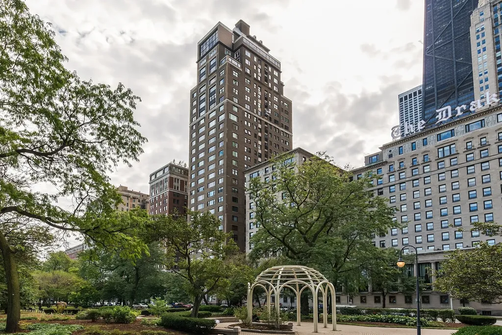 179 East Lake Shore Drive Chicago IL 60611