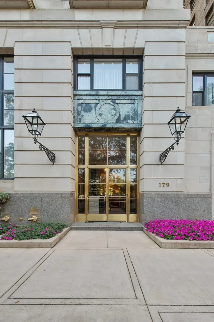 179 East Lake Shore Drive Chicago IL 60611