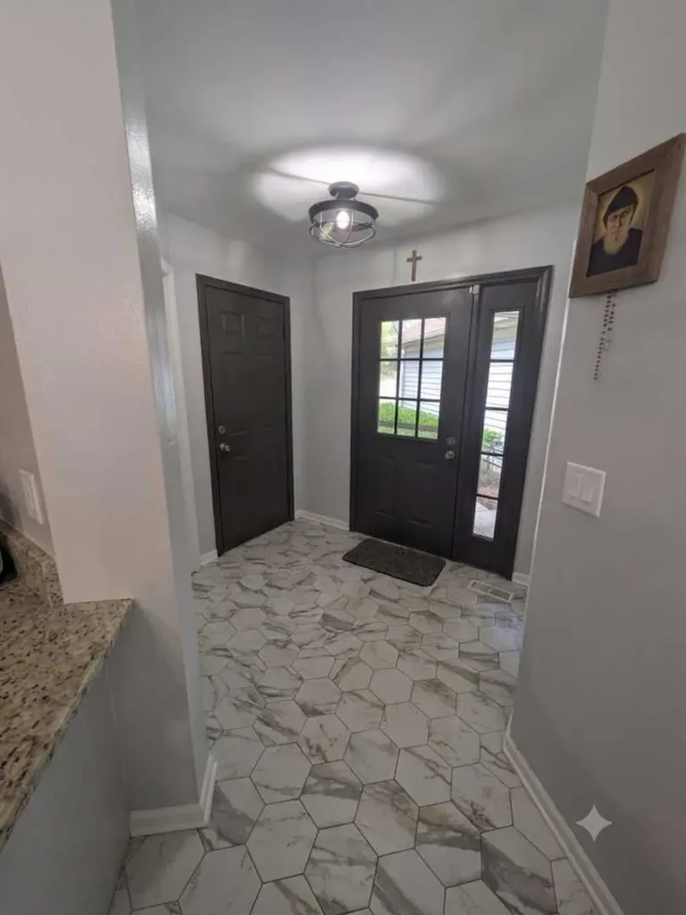 1054 Rockport Drive Carol Stream IL 60188