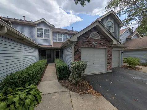 1054 Rockport Drive Carol Stream IL 60188