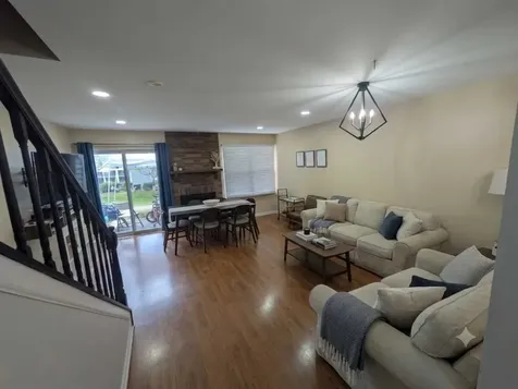 1054 Rockport Drive Carol Stream IL 60188