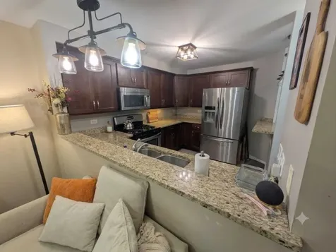 1054 Rockport Drive Carol Stream IL 60188