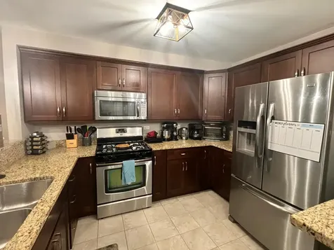 1054 Rockport Drive Carol Stream IL 60188