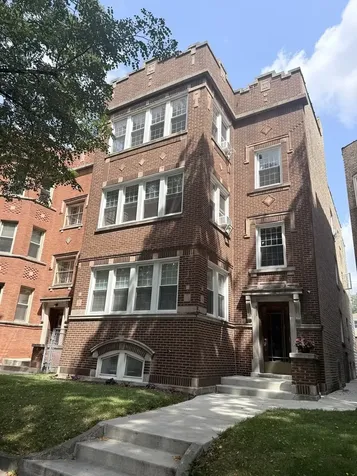 2734 West Winnemac Avenue Chicago IL 60625
