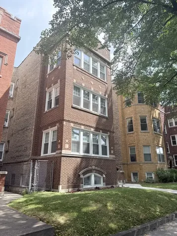 2734 West Winnemac Avenue Chicago IL 60625