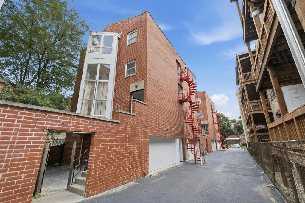 5510 South Cornell Avenue Chicago IL 60637