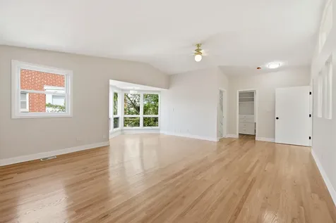 5510 South Cornell Avenue Chicago IL 60637