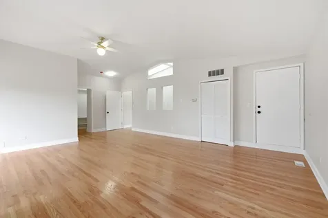5510 South Cornell Avenue Chicago IL 60637