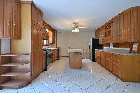 8951 West 99th Street Palos Hills IL 60465