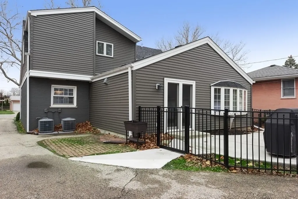 1605 South Greenwood Avenue Park Ridge IL 60068