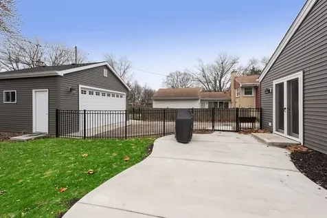 1605 South Greenwood Avenue Park Ridge IL 60068