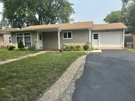 22 Meadowlark Lane Carpentersville IL 60110