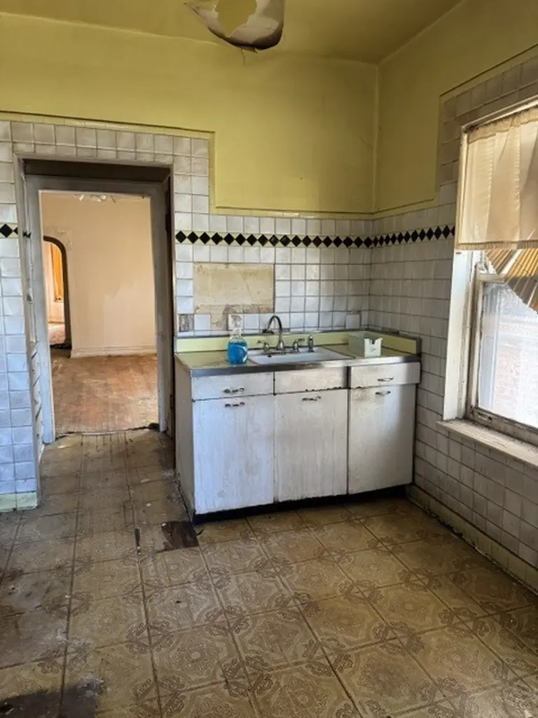 8012 South Marshfield Avenue Chicago IL 60620