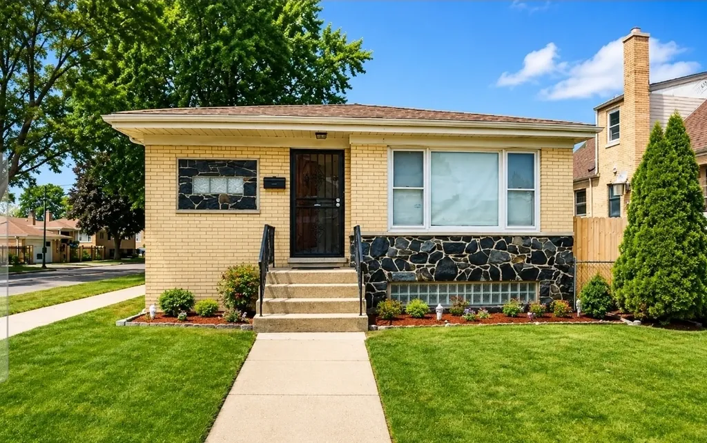 3000 North Neenah Avenue Chicago IL 60634