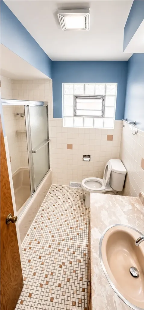 3000 North Neenah Avenue Chicago IL 60634