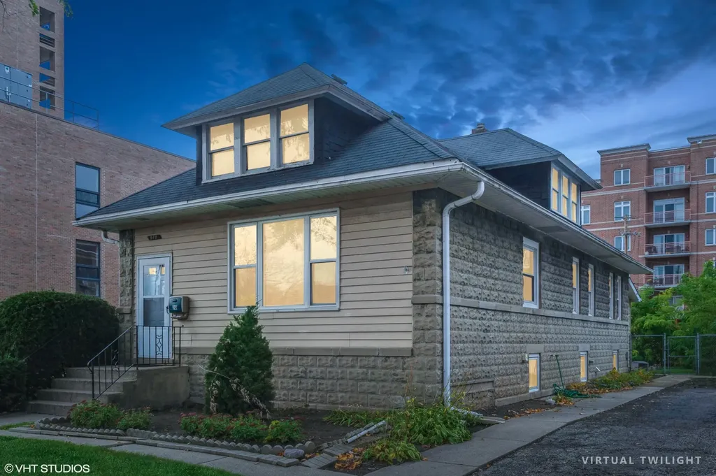 848 Lee Street Des Plaines IL 60016