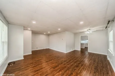 848 Lee Street Des Plaines IL 60016