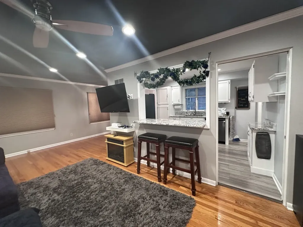 1132 North Main Street Naperville IL 60563