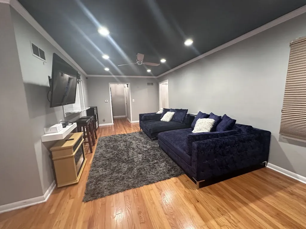 1132 North Main Street Naperville IL 60563