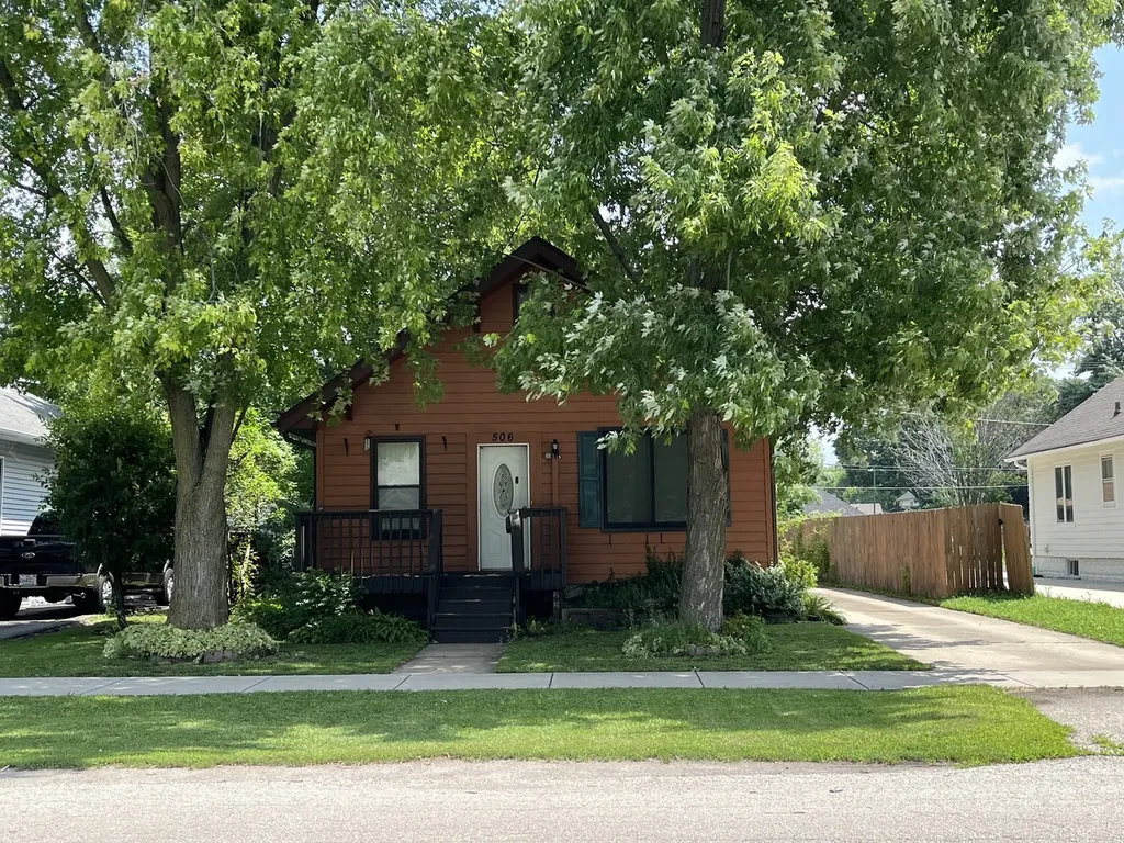 506 South Gladstone Avenue Aurora IL 60506