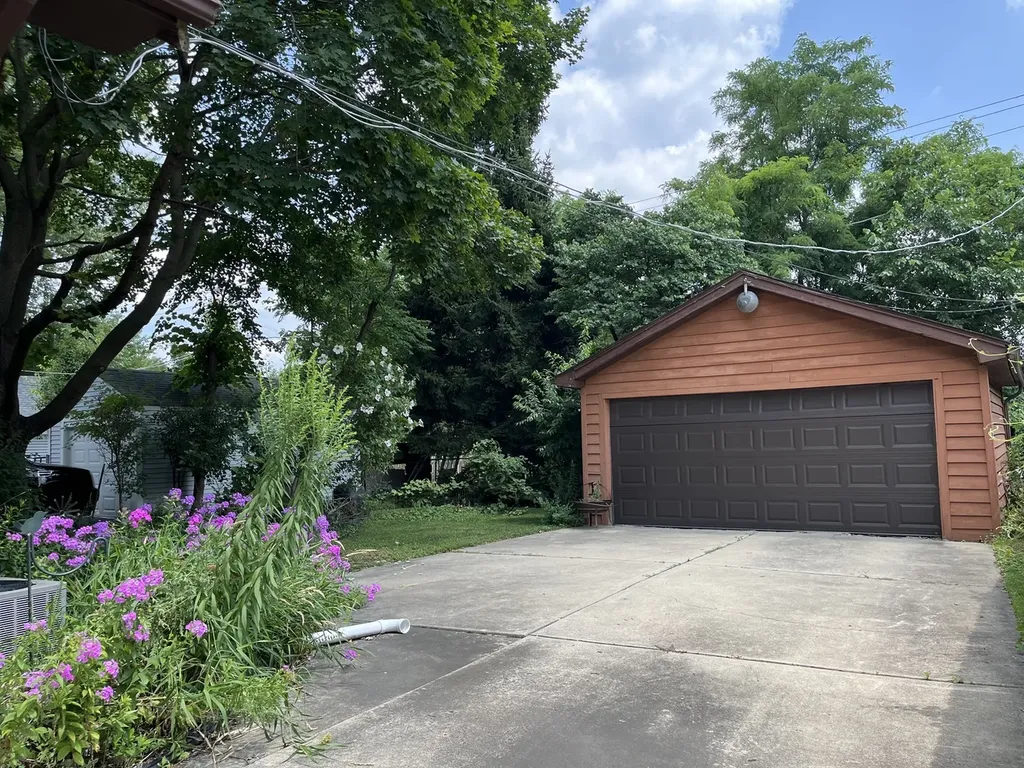 506 South Gladstone Avenue Aurora IL 60506