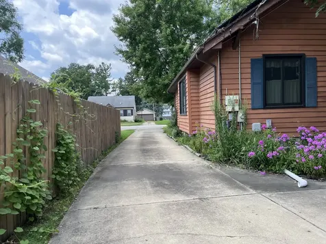 506 South Gladstone Avenue Aurora IL 60506