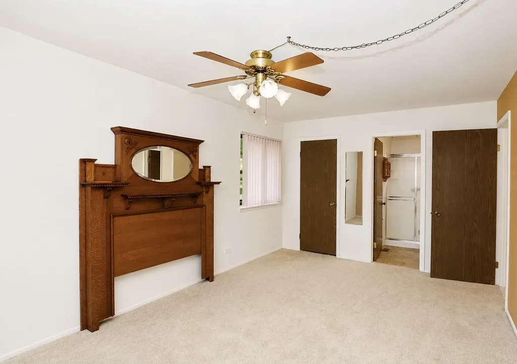 234 Deerpath Court Schaumburg IL 60193