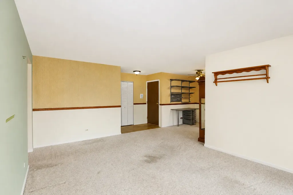 234 Deerpath Court Schaumburg IL 60193