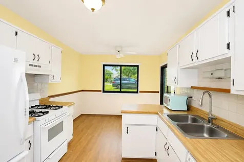 234 Deerpath Court Schaumburg IL 60193