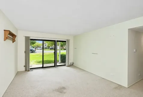 234 Deerpath Court Schaumburg IL 60193