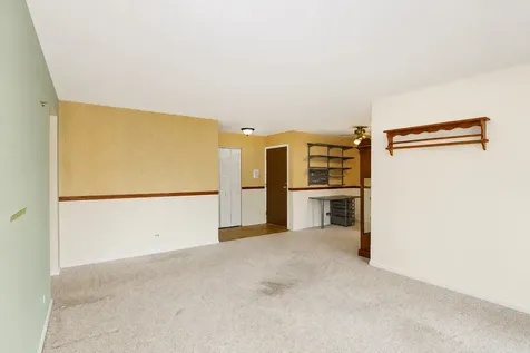 234 Deerpath Court Schaumburg IL 60193